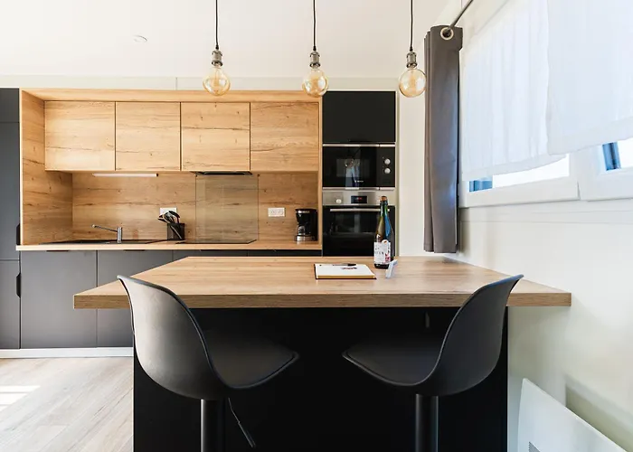 Gold - 5min A Pied De La * 阿内勒